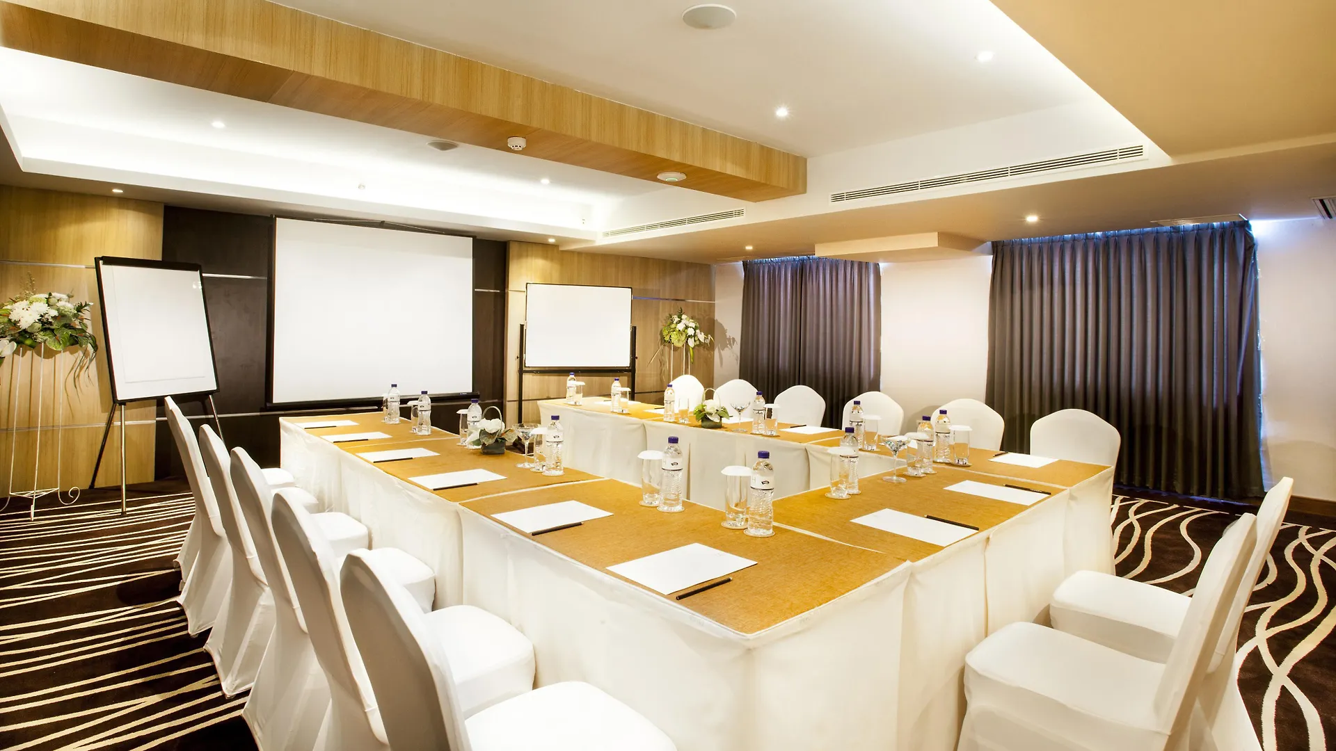 Hotel Grand Sovereign Kuta